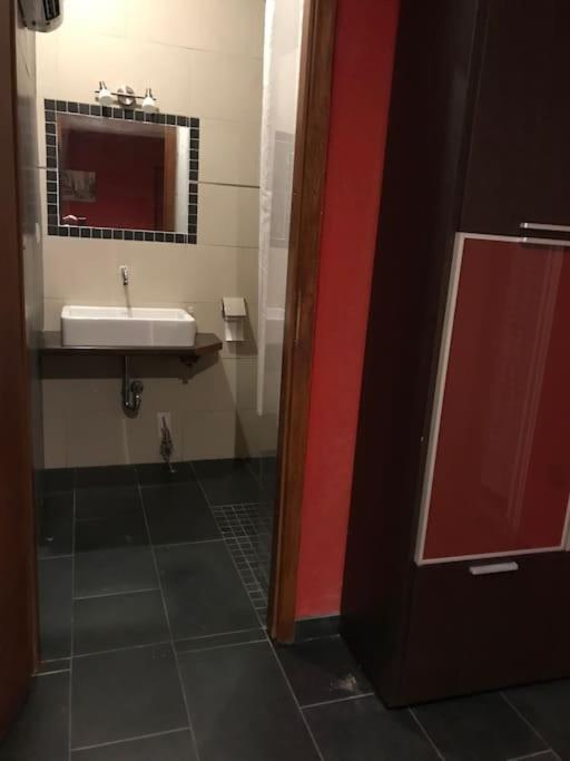 Logement Avec Piscine Brunstatt Kültér fotó